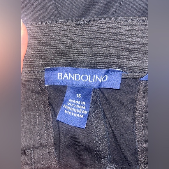 BANDOLINO WOMEN BELTED
MAUREEN STRETCHY CLASSIC
CAPRI LENGTH PANTS Size 16 - Picture 4 of 11